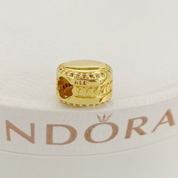 Pandora Engravable Mom Charm Gold-Plated - Picture 2 of 4